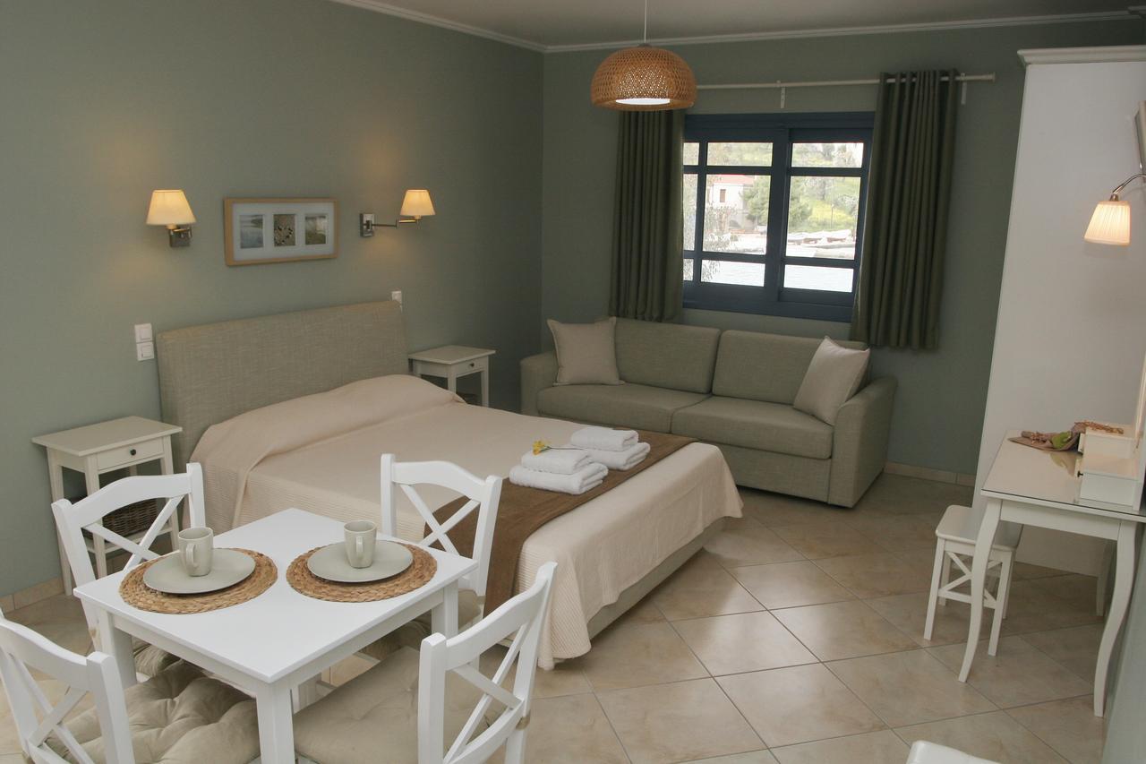 Boutique Hotel Iasmos Trizonía Екстериор снимка